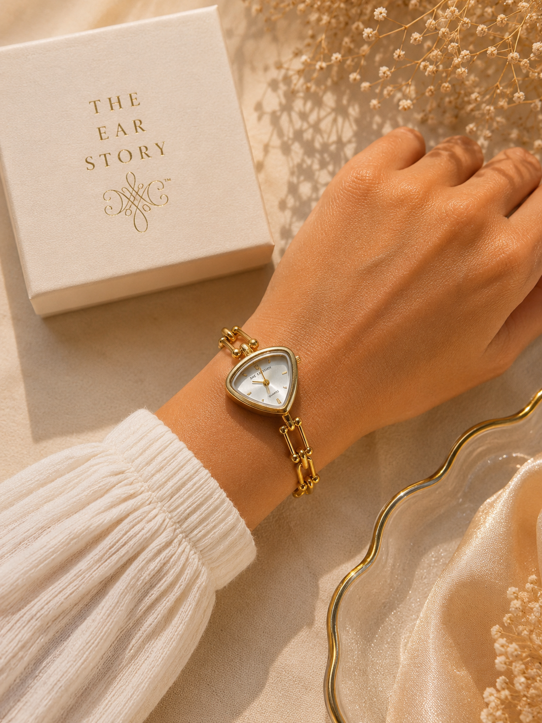 Luxe Triangle Link Watch