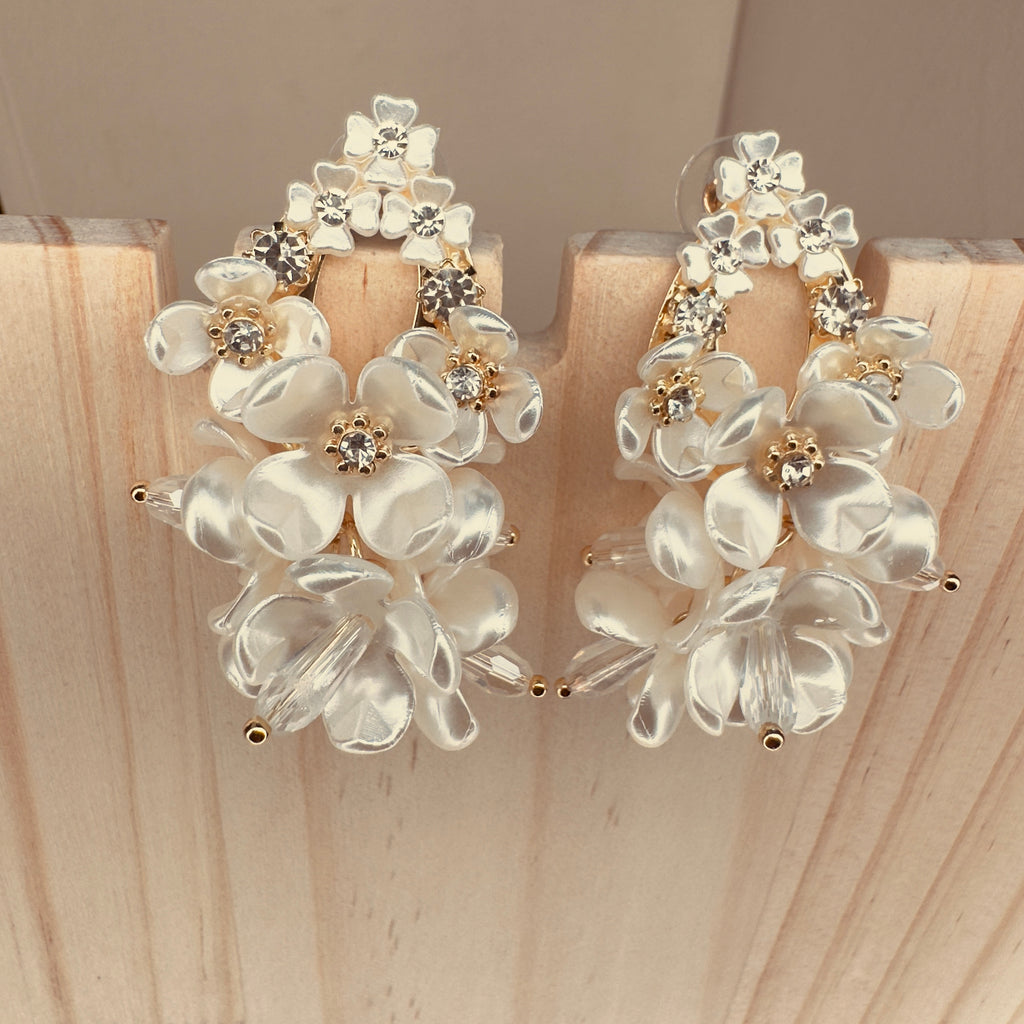 Ivory Blossom Earrings detail