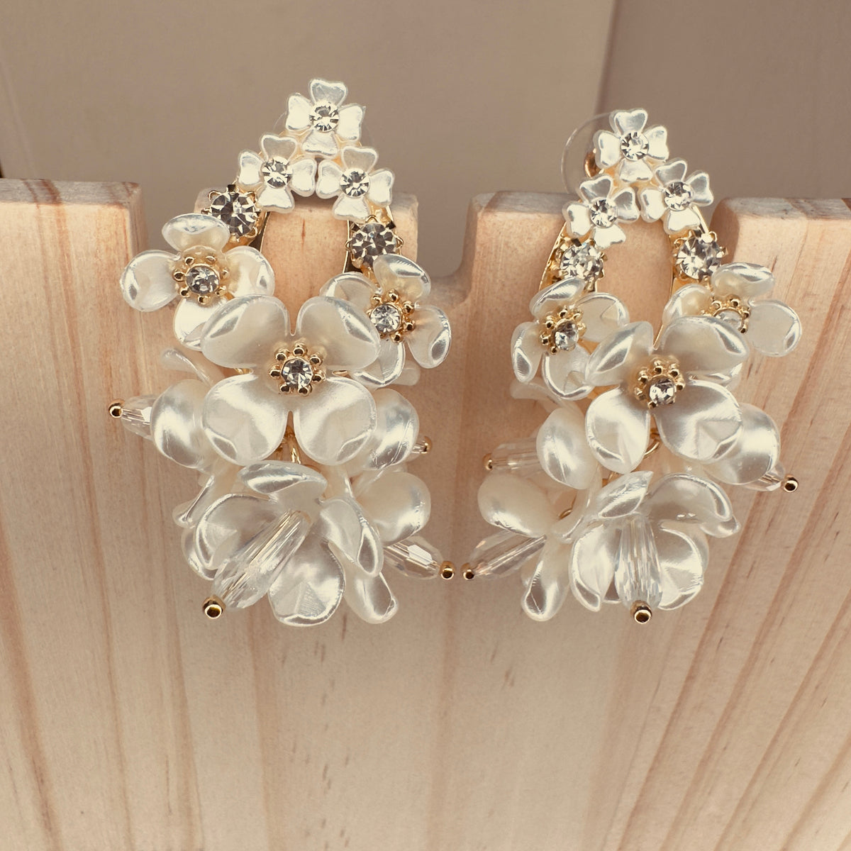 Ivory Blossom Earrings detail